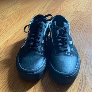 Vans sneakers (size 6.5mens, women 8.0)